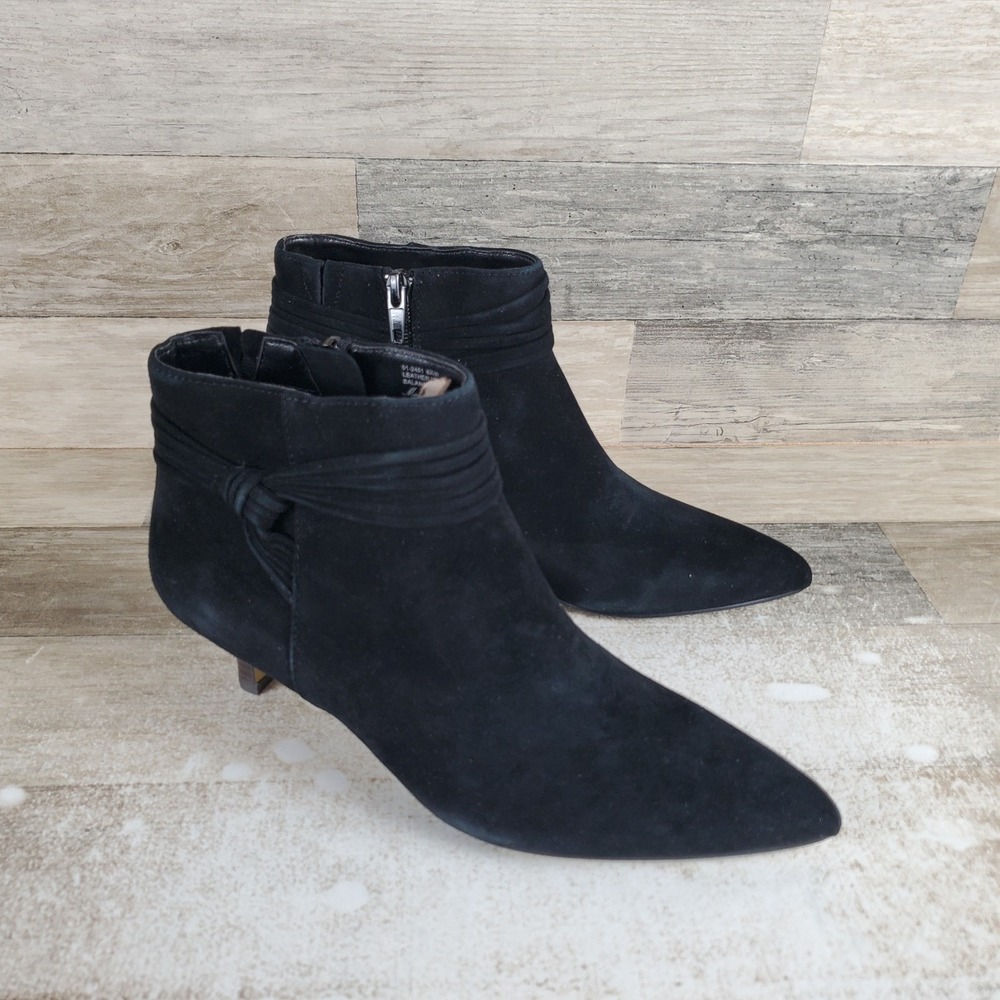 Bella Vita Jani Womens Ankle Boots Sz 6.5 W Black Suede Side Zip Pointed Toe